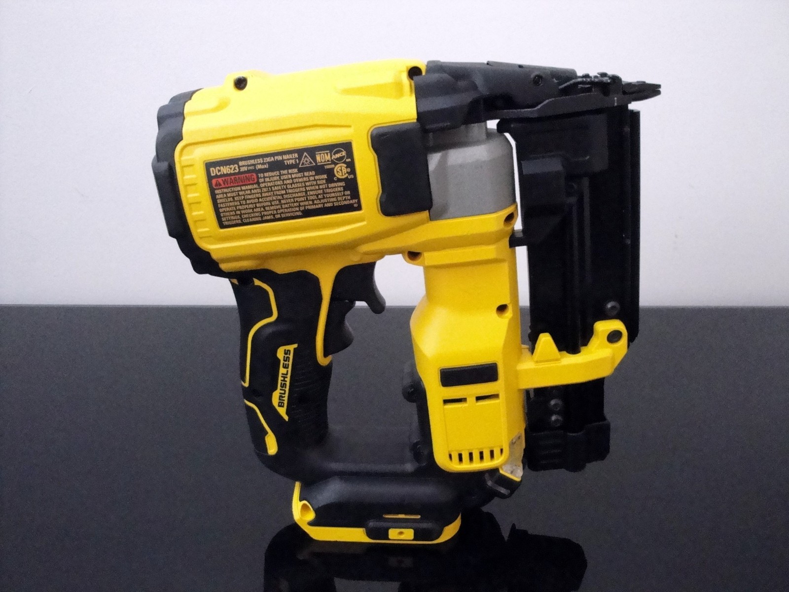 DEWALT DCN623B ATOMIC COMPACT 20V MAX* 23GA PIN NAILER (TOOL ONLY)
