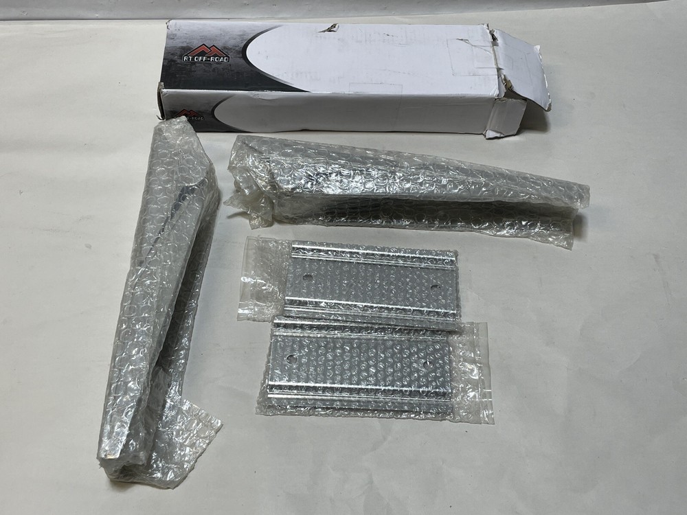 RT OFF-ROAD Tailgate Hinge Set RT34065