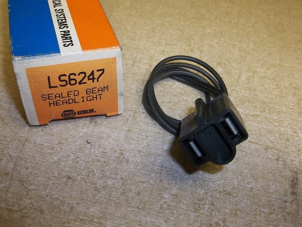 NEW Napa LS6247 Light Socket Connector Echlin *FREE SHIPPING*