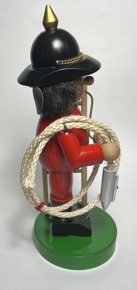 Steinbach Wood Smoker Firemaster Fireman Firefighter With Ladder Nutcracker