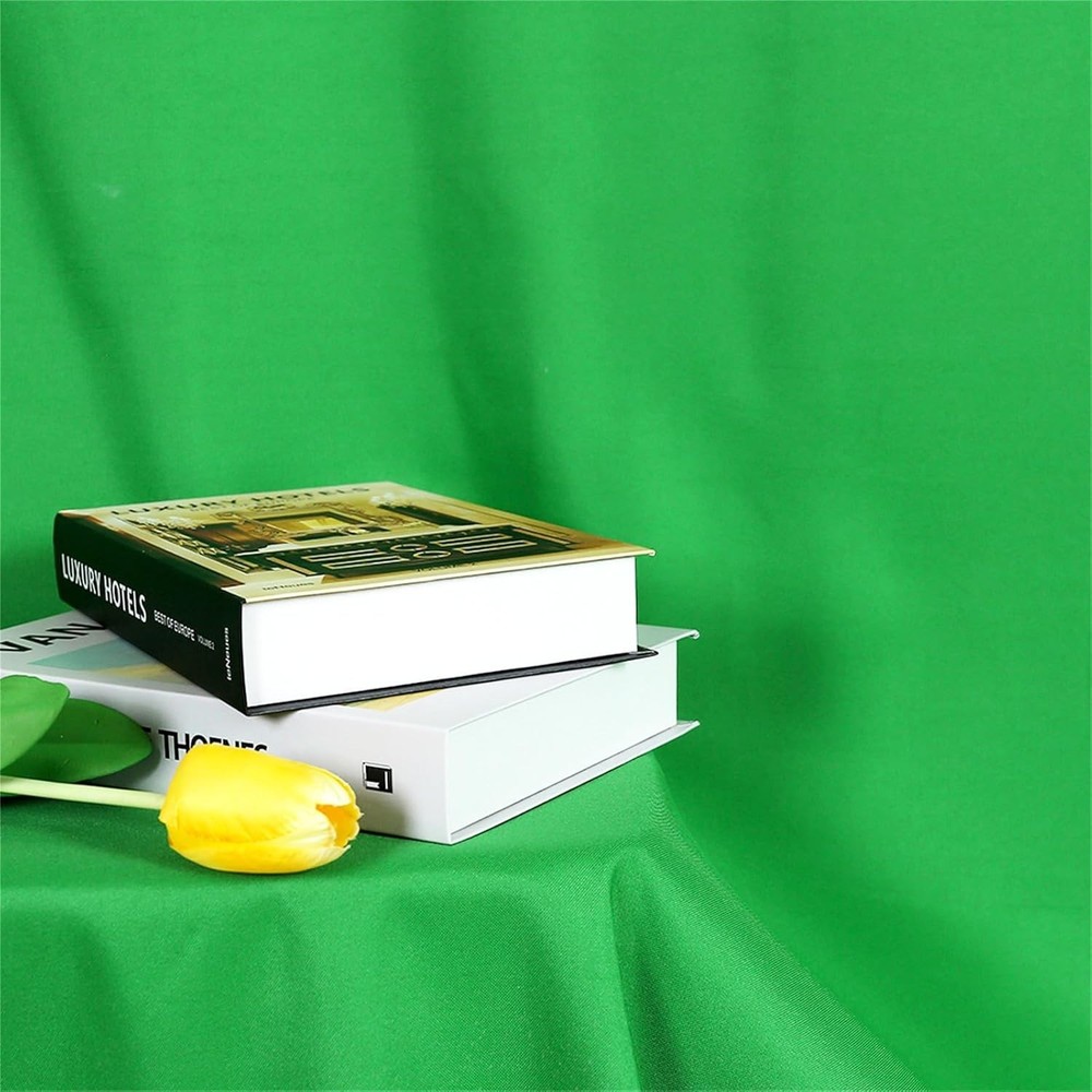 Versatile 5x7 FT Green Photography Backdrop – Ideal for Events & Studios
