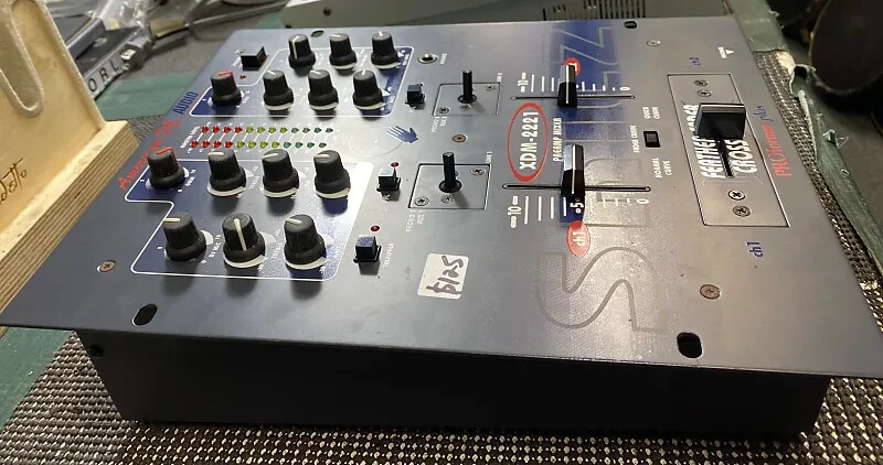 American DJ XDM-2221 DJ Controller