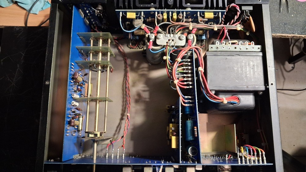 Marantz 1120 Console Stereo Amplifier