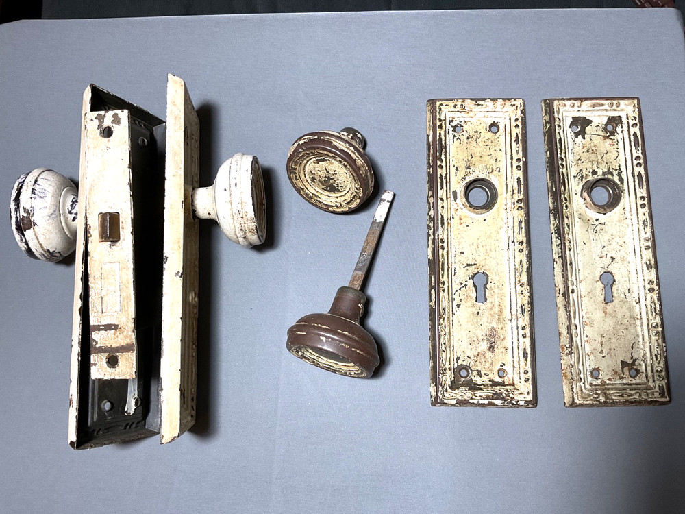VIntage Antique Door Lock Knob Assembly And Knobs And Plates