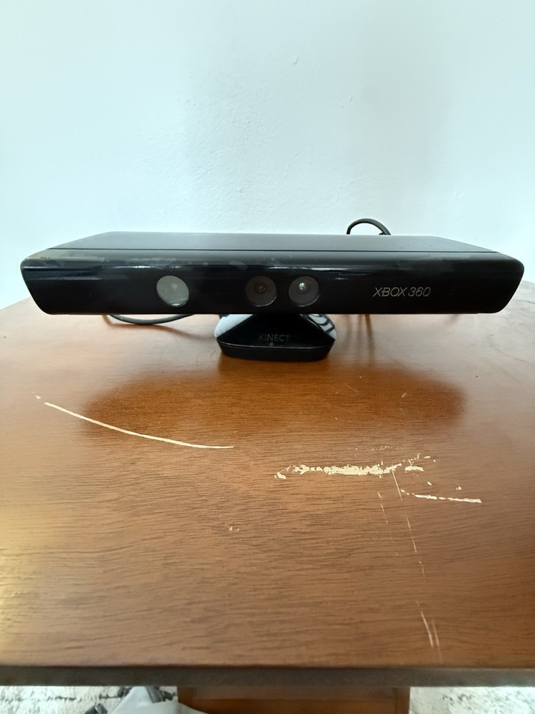 Microsoft  Xbox 360 Kinect Sensor Model 1414 Black