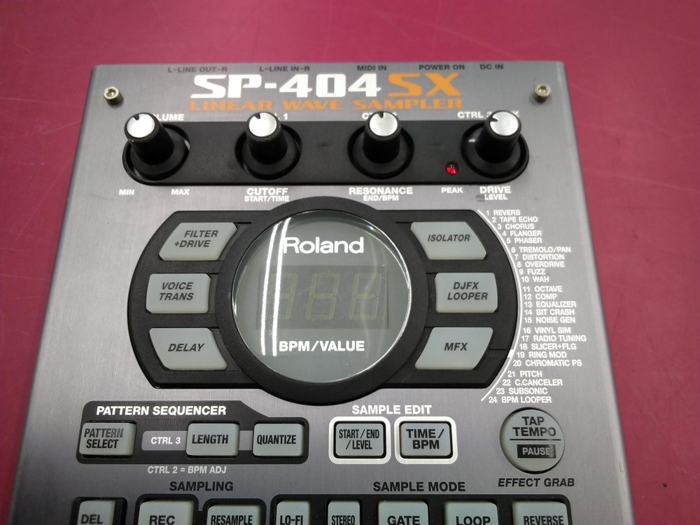 Roland SP-404SX Linear Wave Sampler 12 Polyphony 44.1kHz 29 Effects Silver