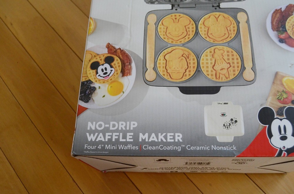 Dash Mickey & Friends Waffle Maker 4 Mini Waffles No-Drip Nonstick Ceramic set