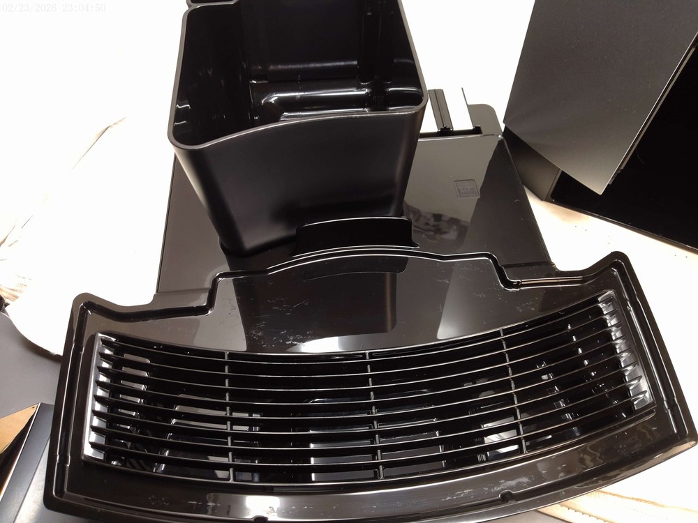 Jura E6 Superautomatic Espresso Machine (Platinum) - Used