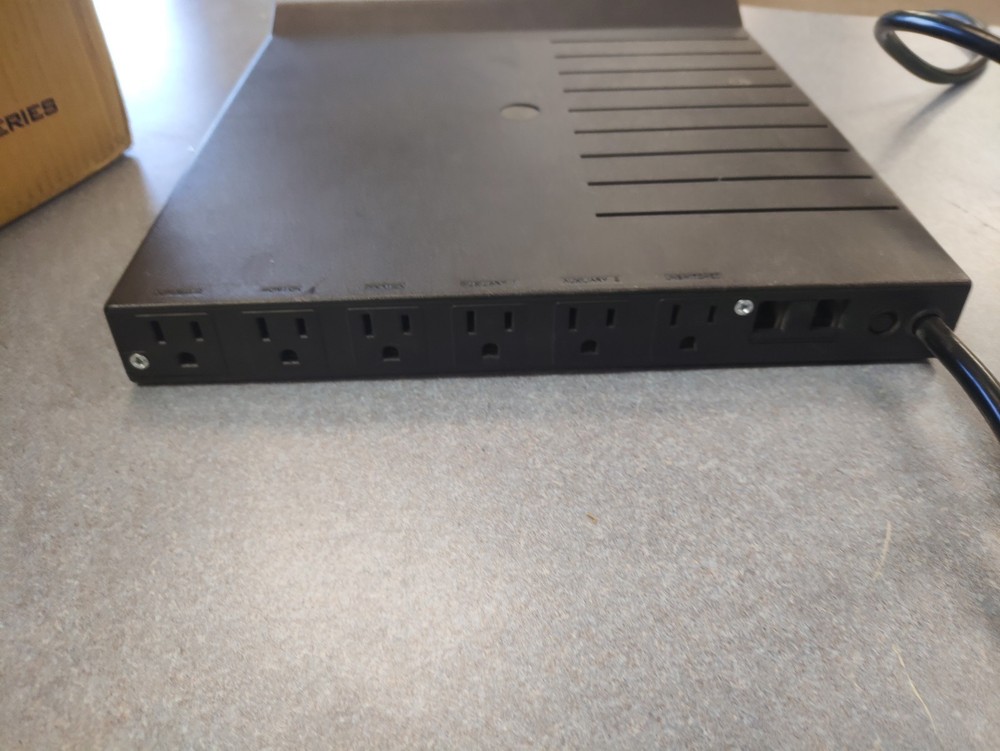 Newpoint Switcher 2000 Plus 6 Outlet Surge Protector TESTED WORKS