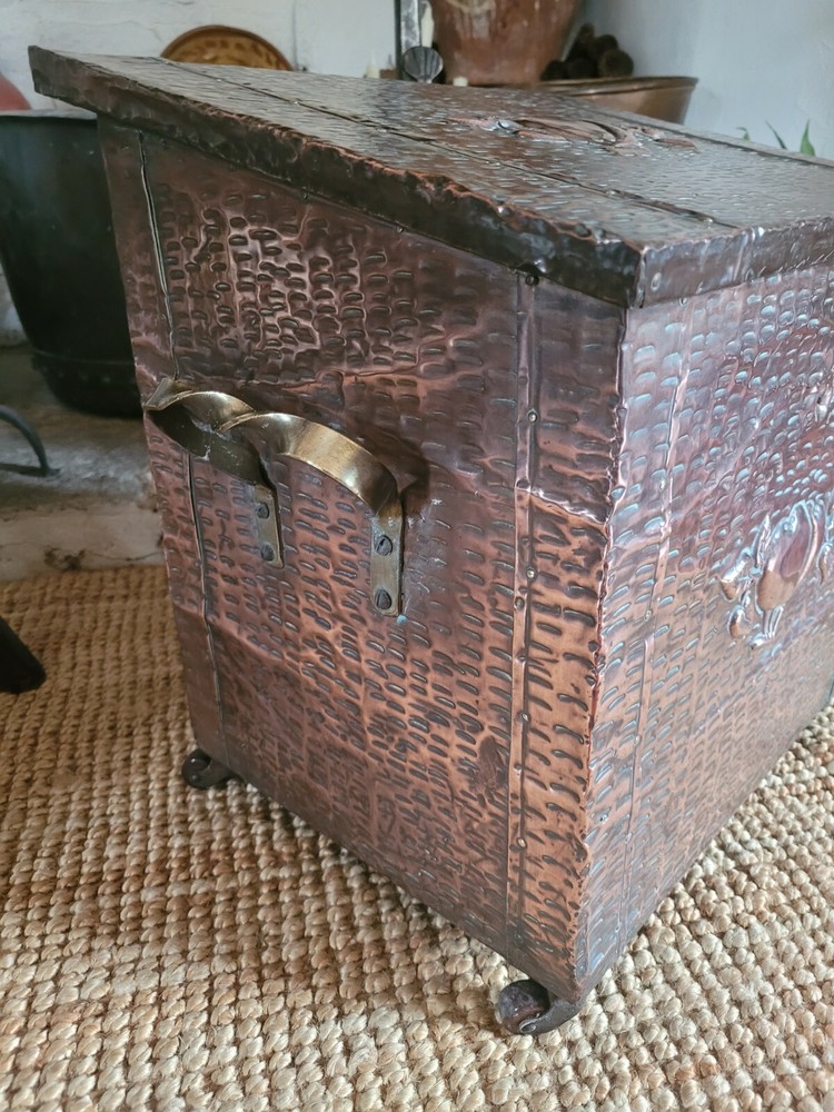 Arts And Crafts Repousse Copper Coal Or Log Box