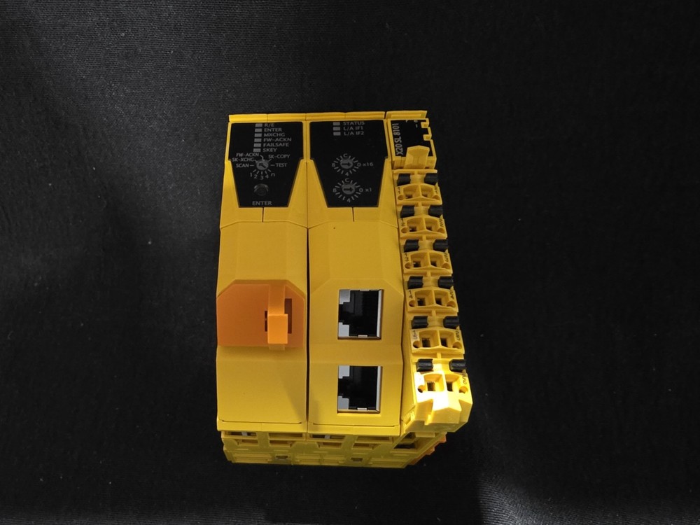 1PC New B&R controller module X20SL8101