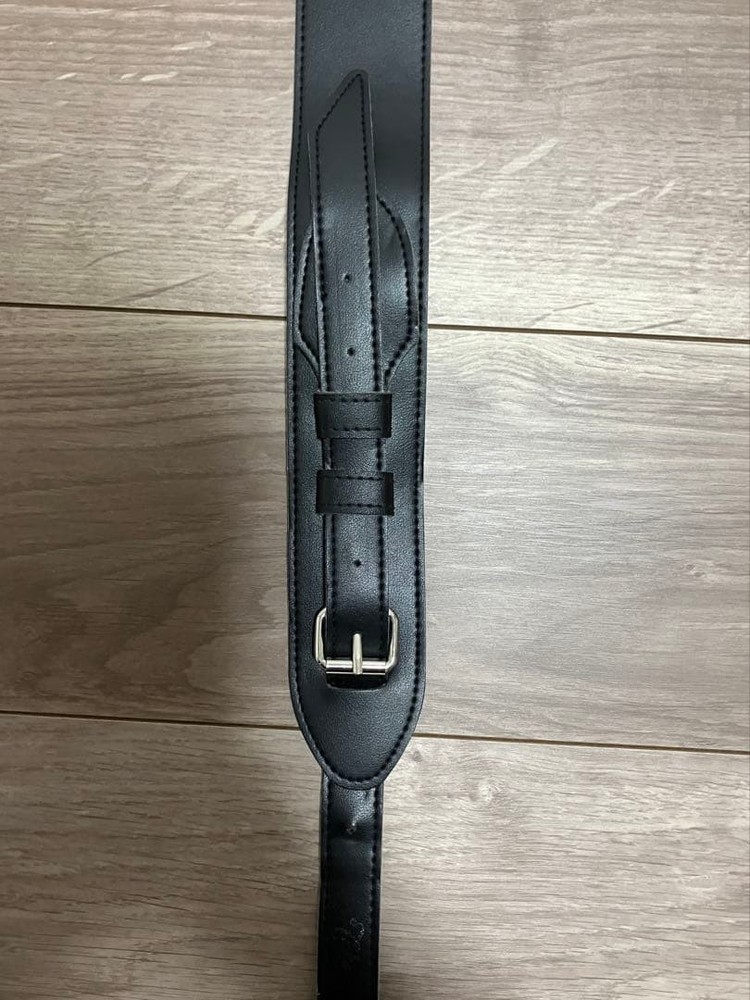 Takamine black Leather Guitar Strap Adjustable Comfortable Made Stylish E315