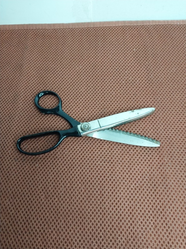 Vintage WISS MODEL CB7 USA PINKING SHEARS SCISSORS Scalloping