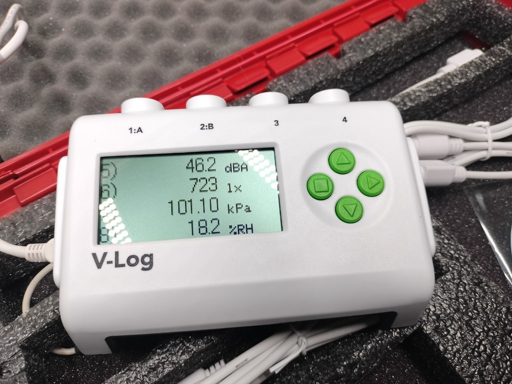 NEW - Data Harvest Easysense V-Log8