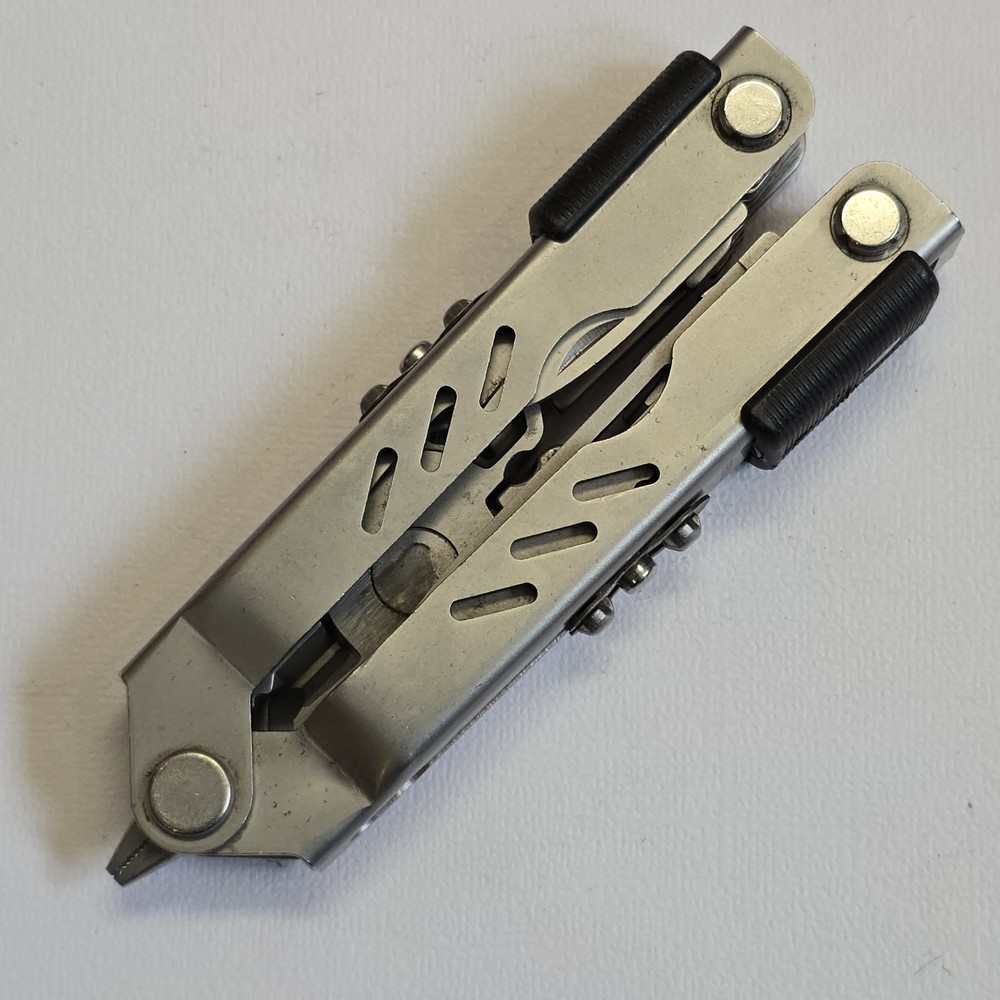 GERBER MP400 MULTI PLIERS TOOL KNIFE COMPACT STAINLESS STEEL
