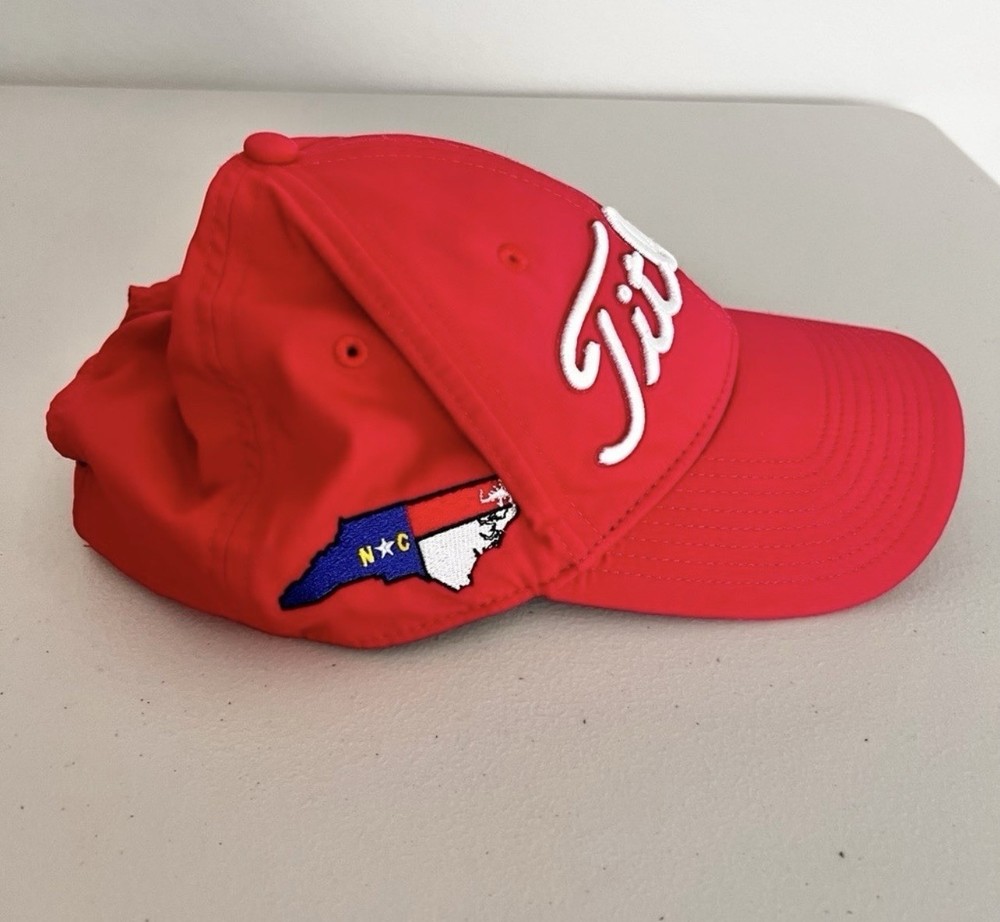 Titleist Tour Performance Adjustable Men’s Golf Hat Cap Red.