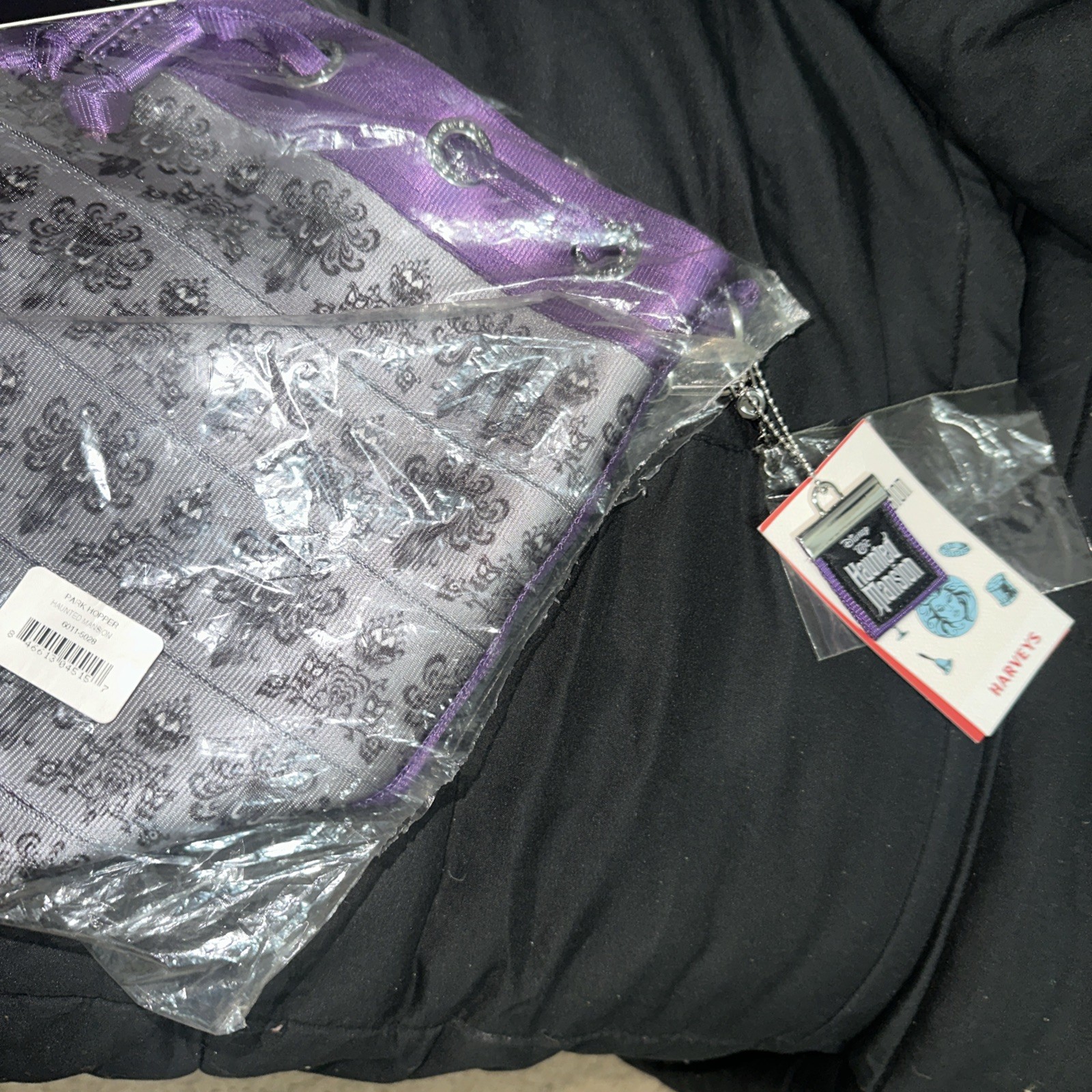 Disney Harveys NIP Haunted Mansion Purple Wallpaper ParkHopper w/Charm & sticker