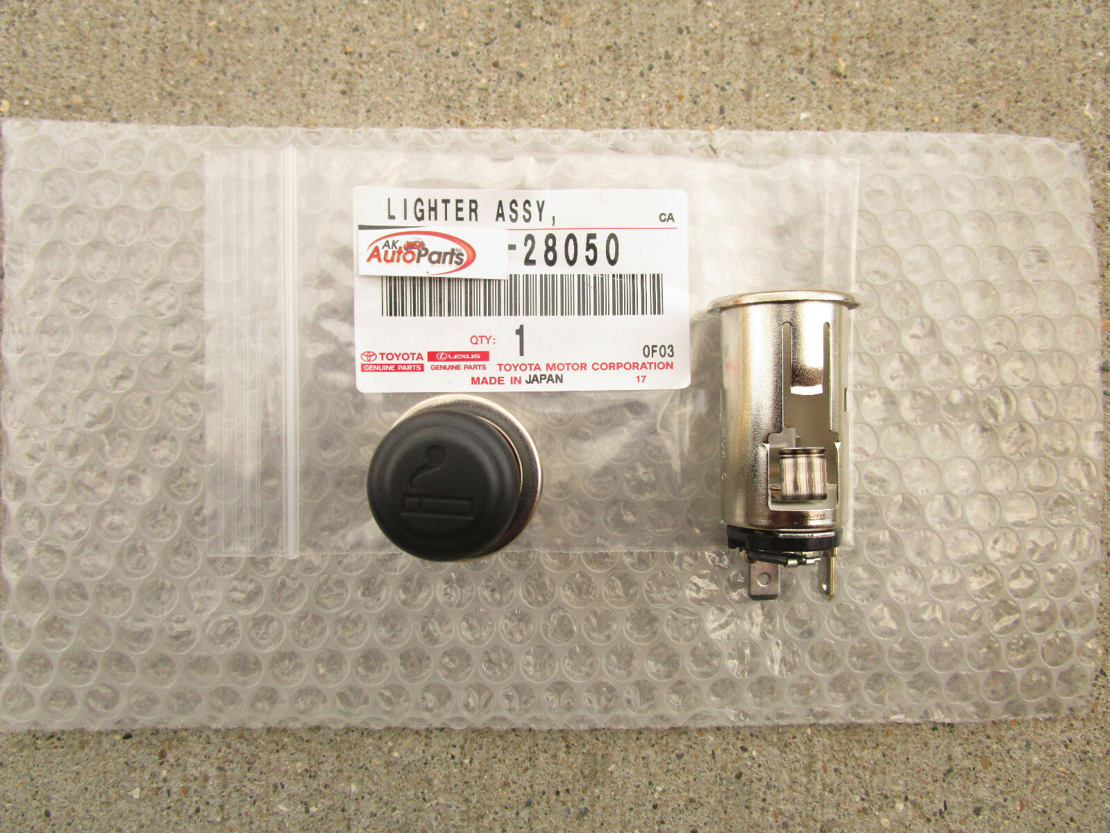 FITS: 94 - 99 TOYOTA CELICA CIGARETTE LIGHTER KNOB WITH SOCKET GENUINE OEM NEW