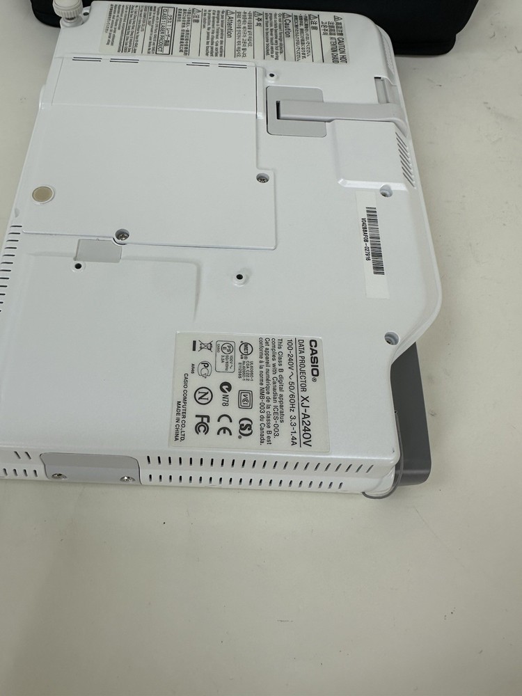Casio Data Projector XJ-A240V HDMI Computer Connection Remote