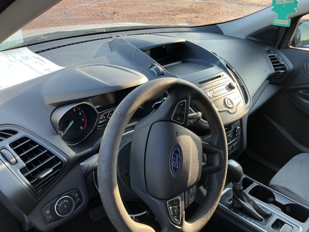 ESCAPE 2017 Glove Box 4950091