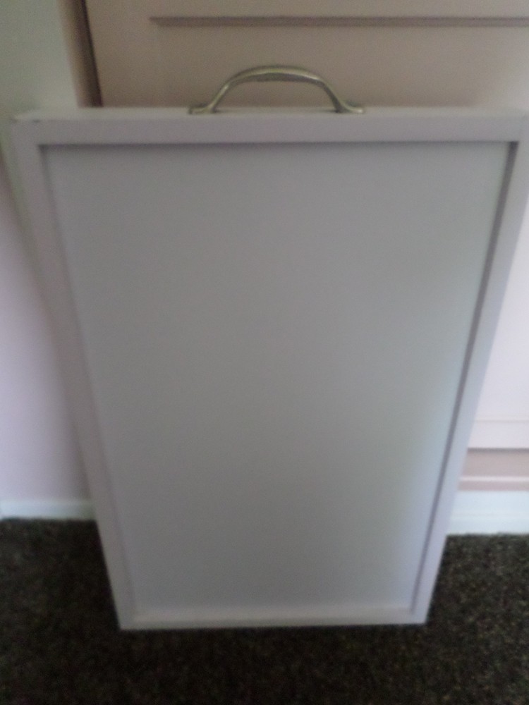 Guttermann Sewing Natural Cotton Thread Holder Spool RACK STORAGE DISPLAY CASE