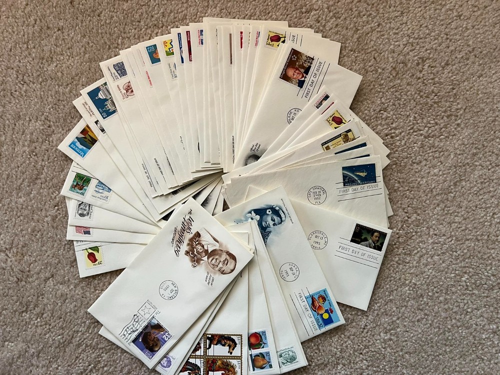 **New 100 First Day Covers & Postcards Album (Brown) & Extra 10 US FDCs 4 FREE.