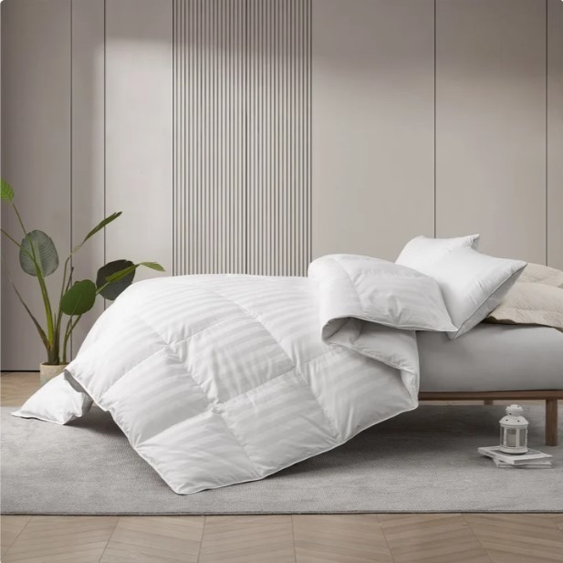 Hotel Grand White Down Comforter - 650 Fill Power Medium Warmth All Seasons TWIN