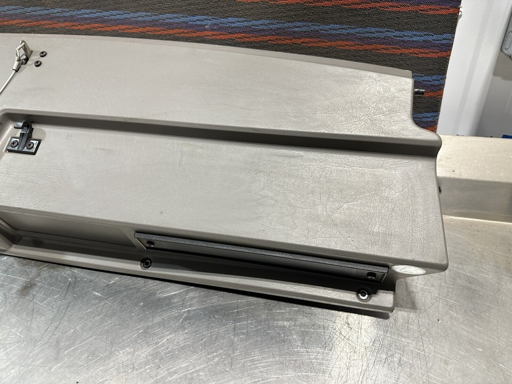 KENWORTH K367-109-5001 CONSOLE-WINDSHIELD UPPER DKSLT