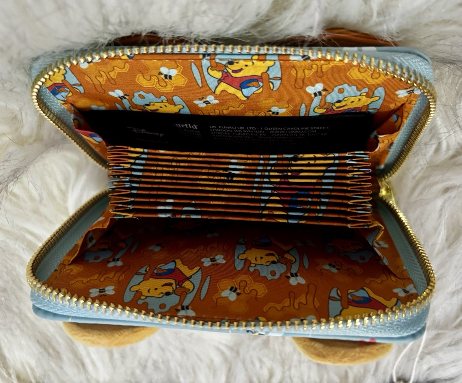 NWT Loungefly Box Lunch Winnie The Pooh Honey Scented Heart Accordion Wallet