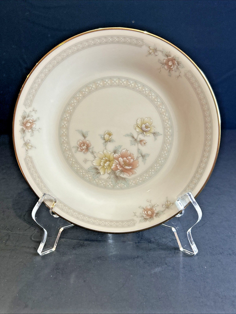 Noritake CERVANTES 5 Pc Place Setting Ivory China 7261 EUC