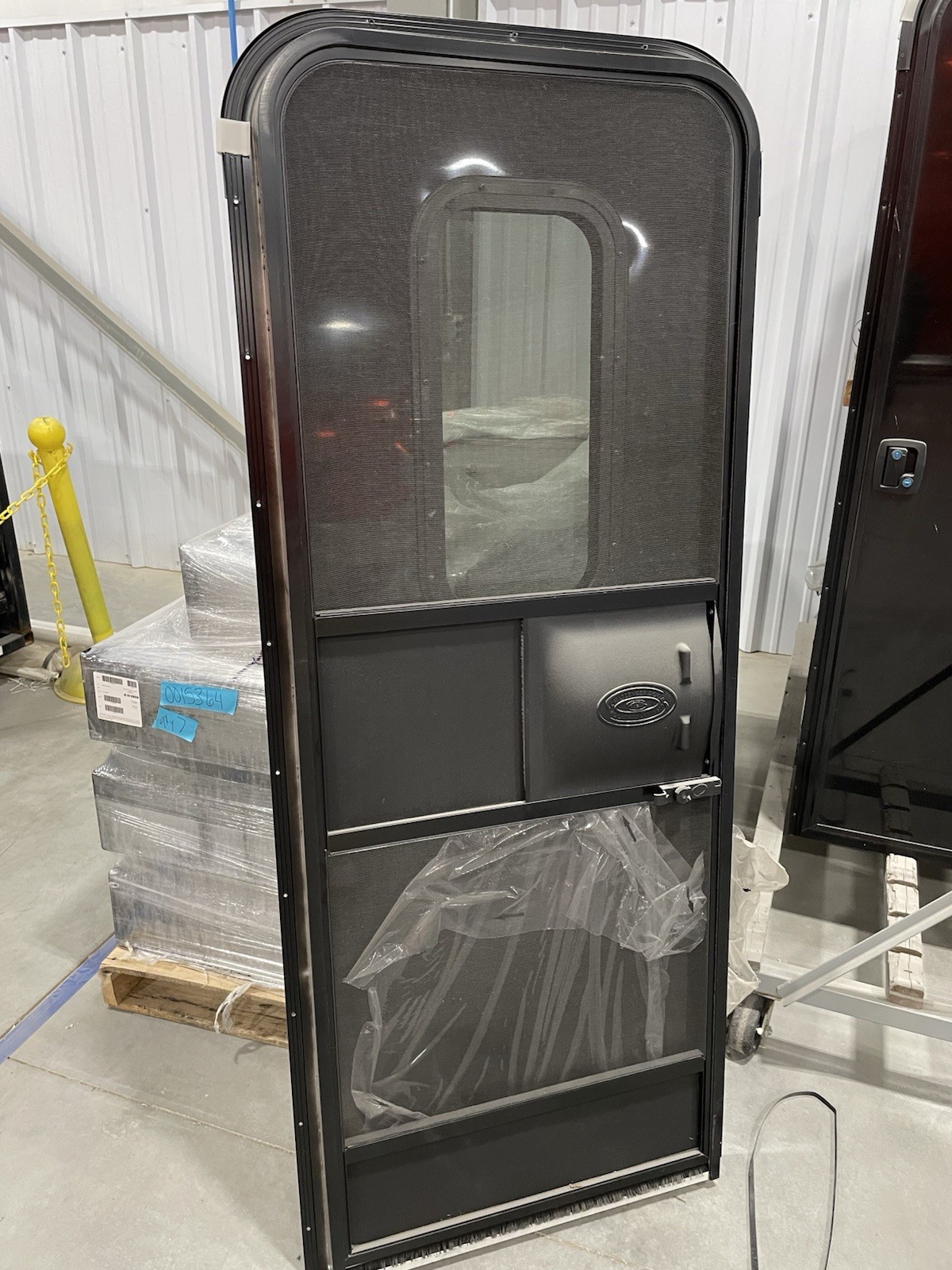 NEW Lippert 950 Series Radius-Corner RV Trailer ENTRY DOOR SCREEN/LATCH 28" x 78