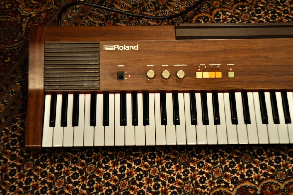 Roland HP-70 Piano Plus 70
