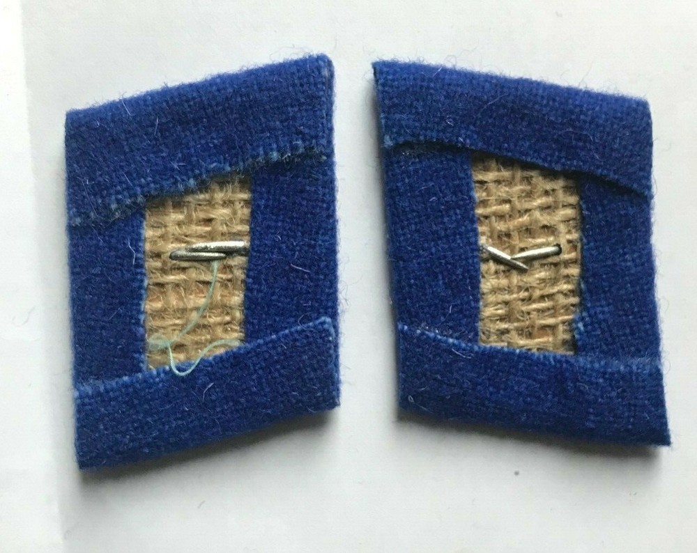 German Luftwaffe MEDIC Mann Collar tabs BLUE background