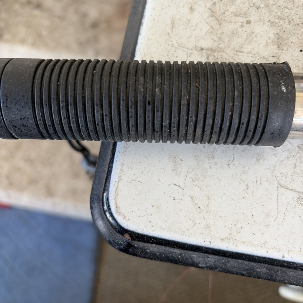 Fish Gripper Scale
