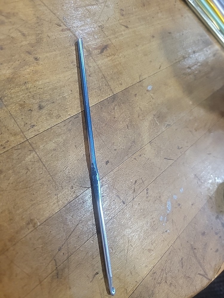 Boye Crochet Hook Size E USA