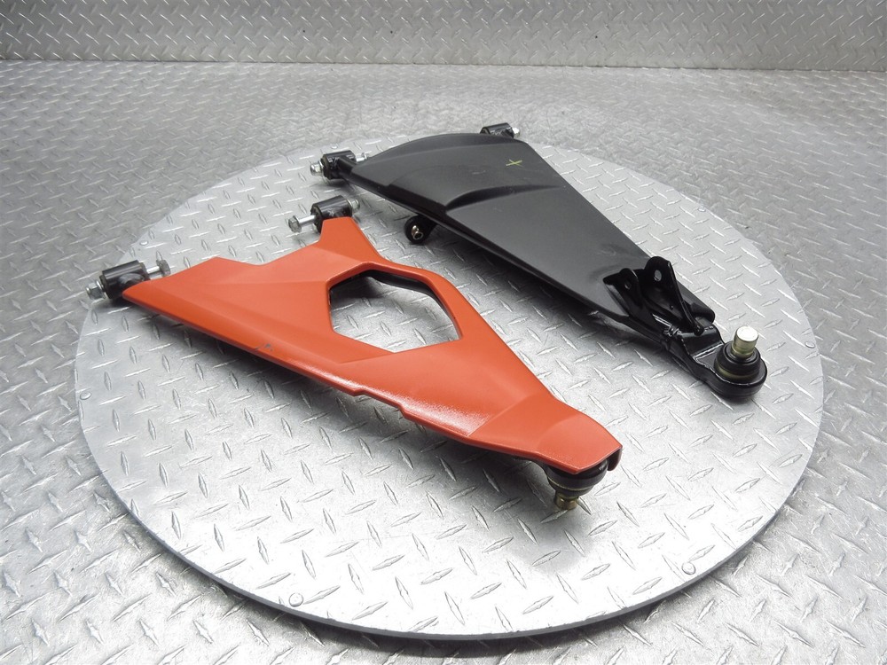 2014 12-16 Can-Am Spyder RS RSS Front Right Upper Lower Control A Arm Cover