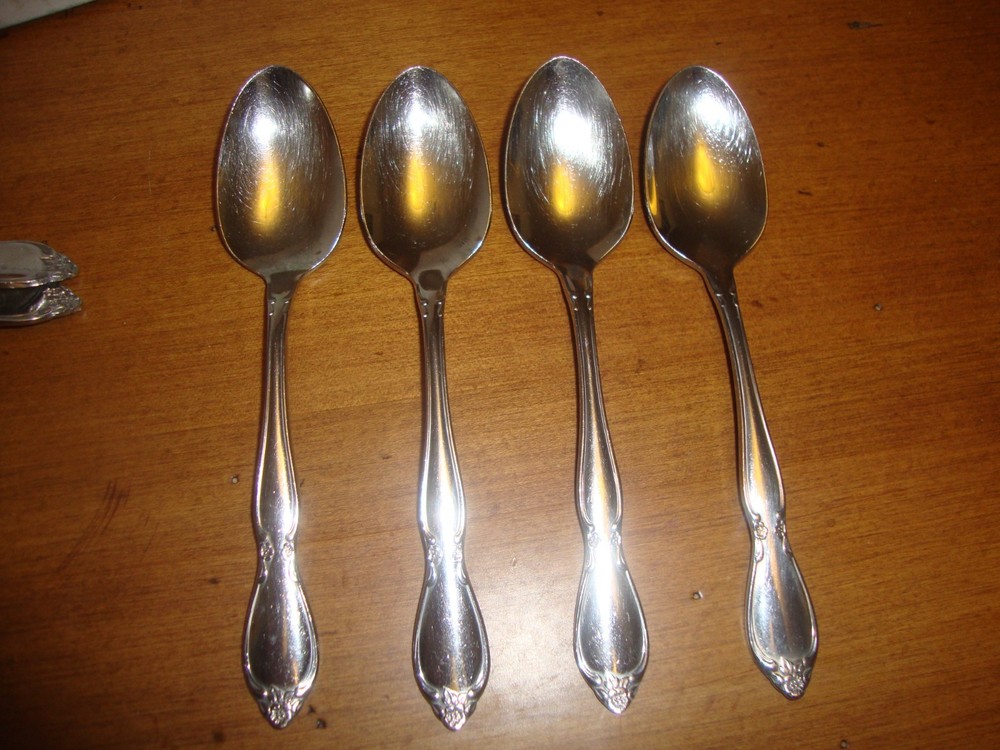 4 Oneida Chatelaine Community Tea Spoons