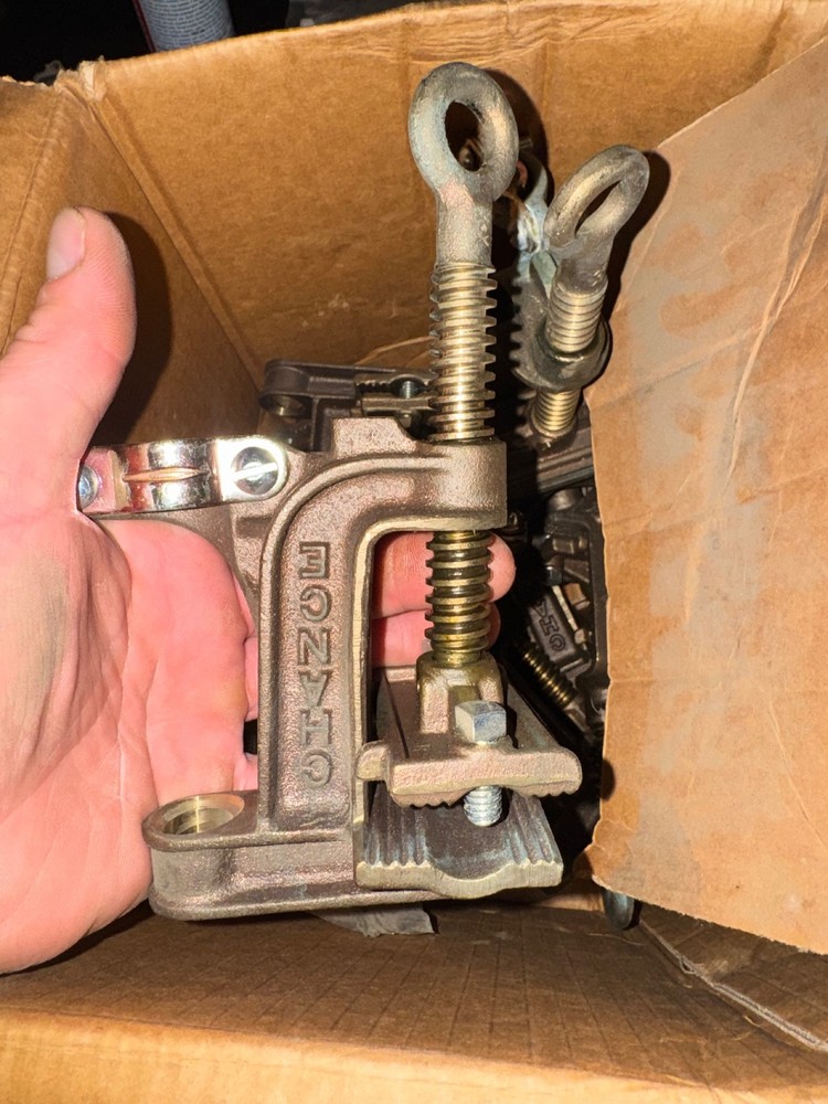 Hubbell Chance C6002232 Ground Clamp Flat Face