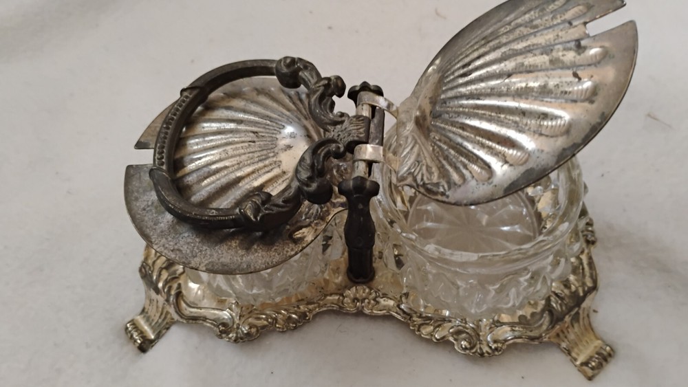 Vtg Silver Plate & Glass Lidded Shell Condiment Container Worn