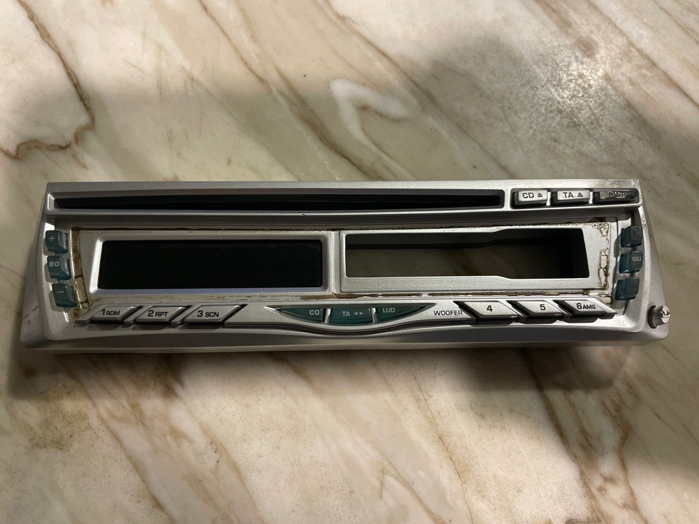 PYLE PLUS PLCDCS90 CAR STEREO PYLE PLUS PLCDCS90 ONLY FACEPLATE OEM🟠