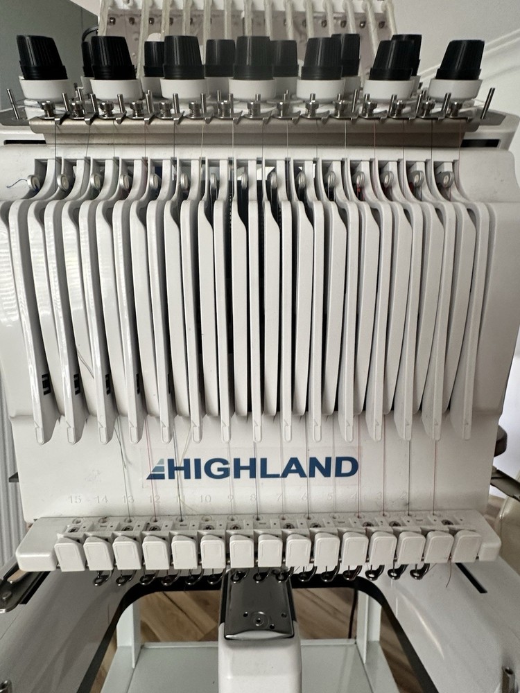 15 needle touchscreen Mesa embroidery ( includes stand)