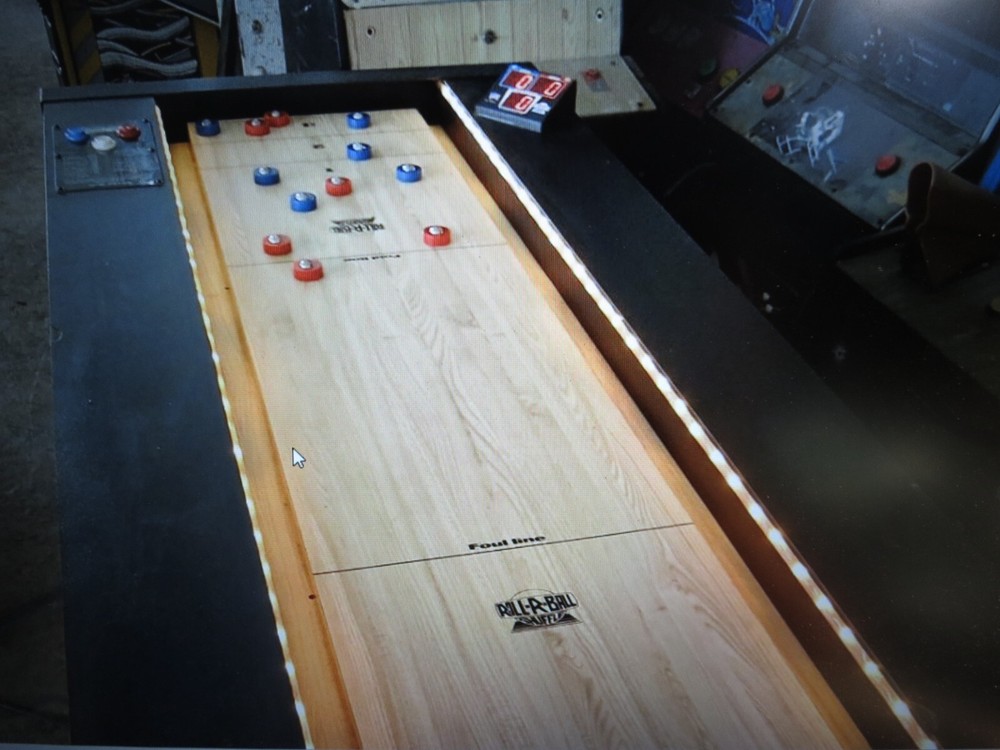 SHUFFLEBOARD 6' COIN OPERATED