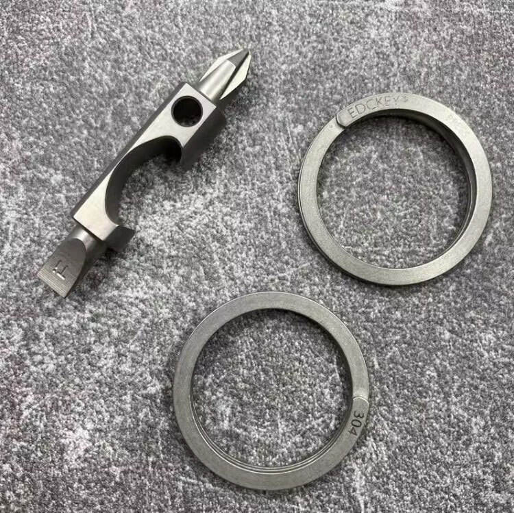 EDC Portable Titanium Multi Tools Bottle Opener Bolt Driver Screwdriver Keychain