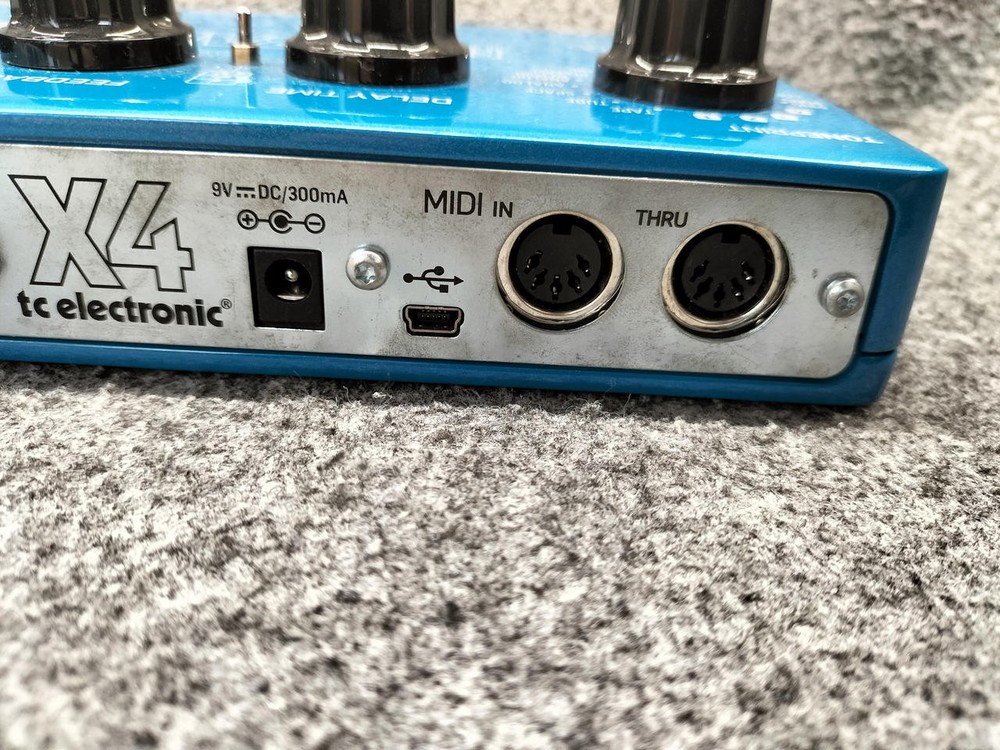 Flash Back X4 Effector No.nm1422