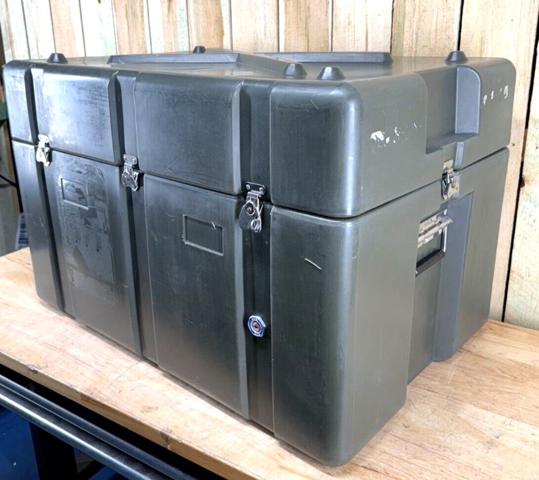 Pelican Hardigg Footlocker Green Transport Case 31"X21"X21" Military Waterproof