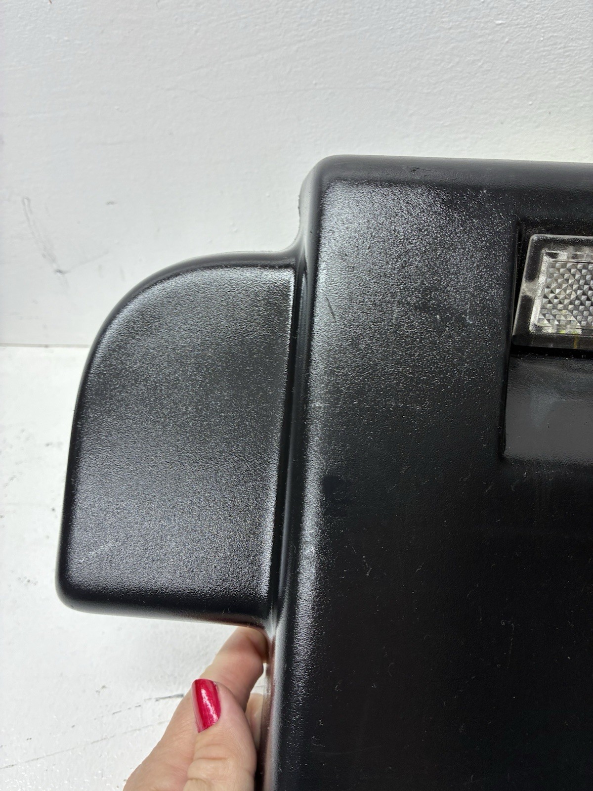 TRUNK LIGHT WITH BLACK BEZEL / 2005 - 2009 FORD MUSTANG OEM FACTORY OEM