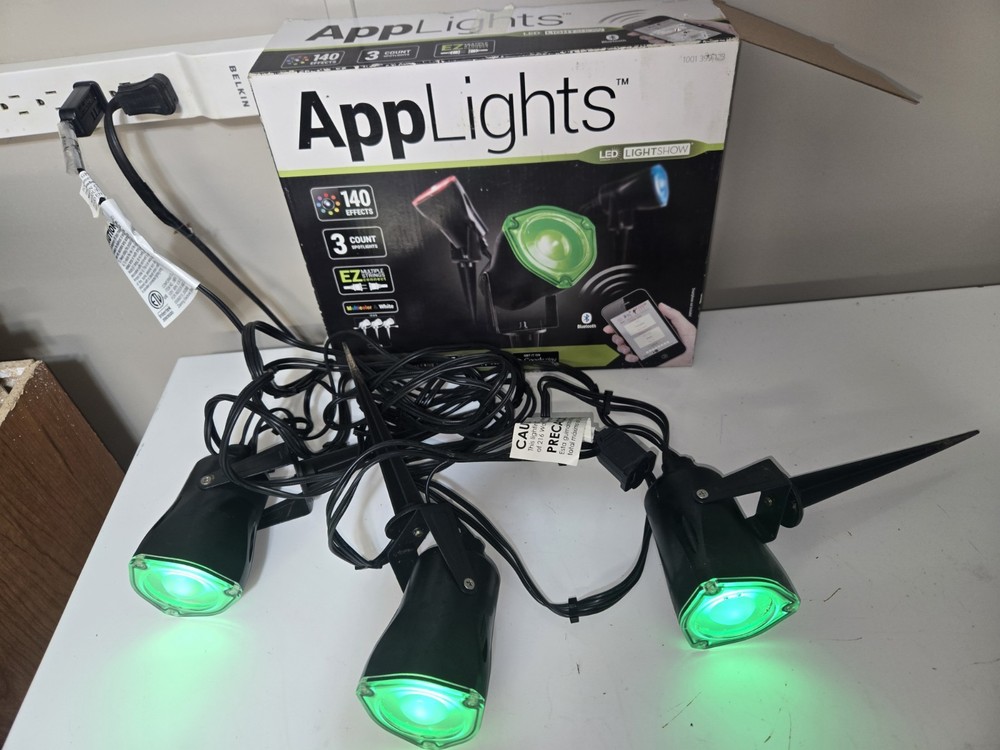 APPLIGHTS 3 SPOTLIGHTS LED Lights 140 Effect Apps Bluetooth Control Lightshow
