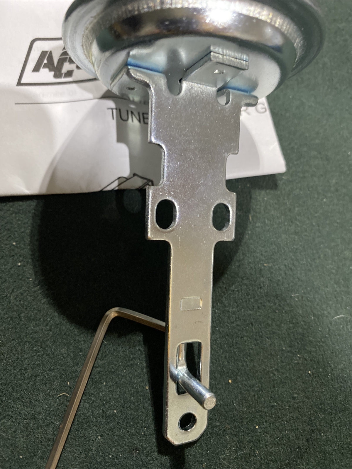 ACCEL 31035 Adjustable Vacuum Advance GM/HEI Distributor w/Vacuum Advance