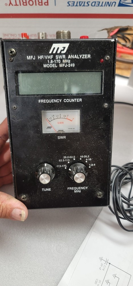 MFJ 249 HF VHF SWR ANALYZER
