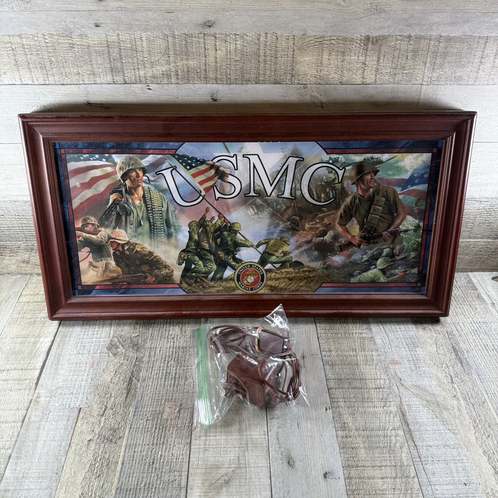 2005 Bradford Exchange LIGHT OF FREEDOM USMC Limited Edition Stain Glass Light